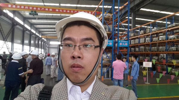 我公司負責人邱經(jīng)理在會議參觀活動現(xiàn)場